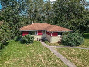 Building Photo - 194 Woodridge Dr