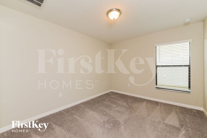 Building Photo - 9723 Sage Creek Dr
