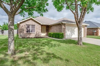 Building Photo - 3705 Hermalinda Dr