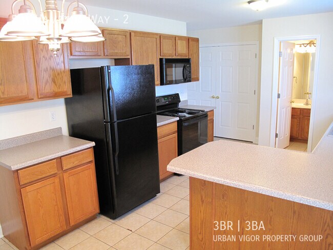 Building Photo - 589 Hampton Way
