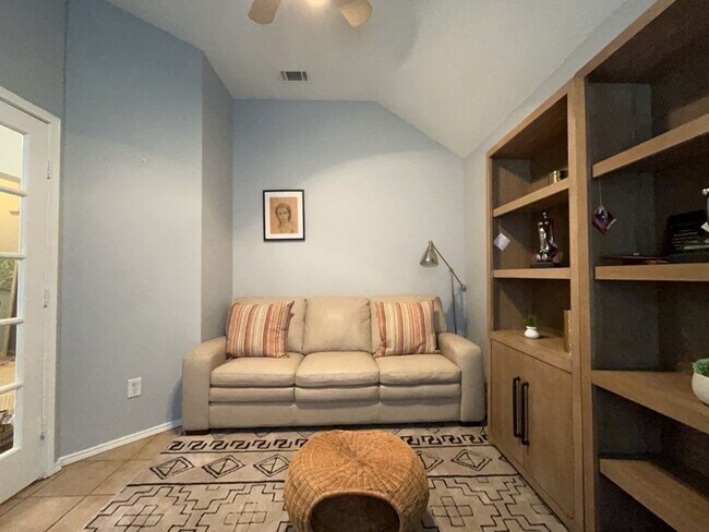 Building Photo - 2818 Pecan Meadow Dr