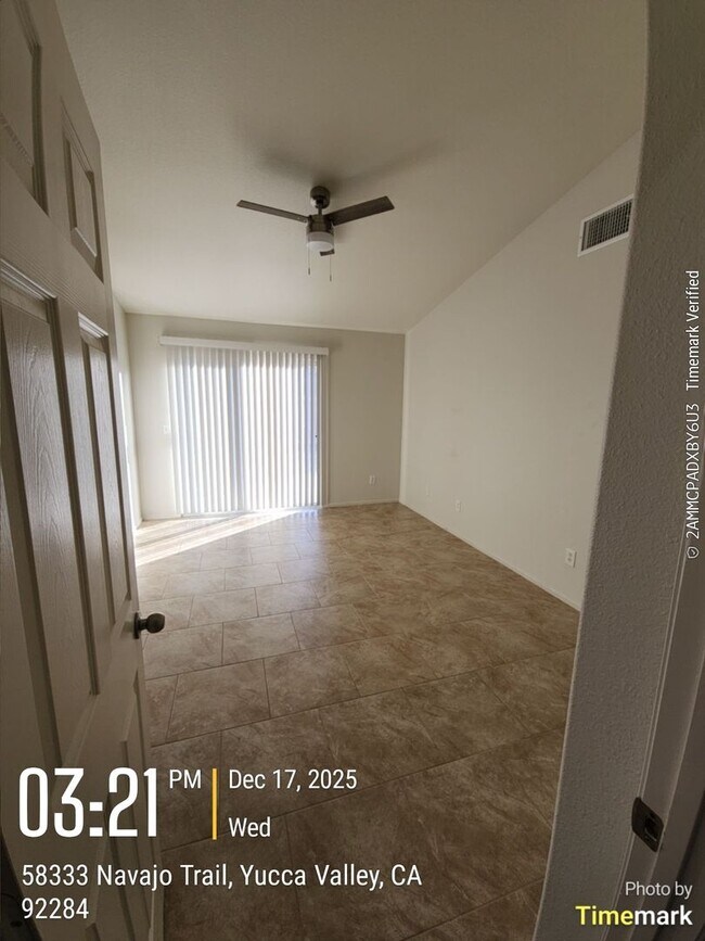 Building Photo - 3 bedroom 2 bath w/ office