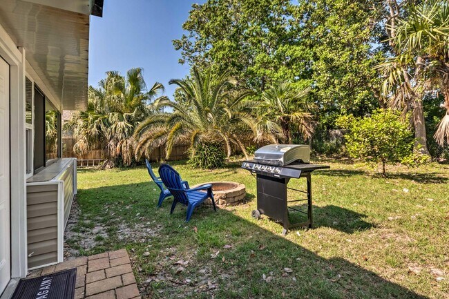 Building Photo - 1223 Redwood Ln