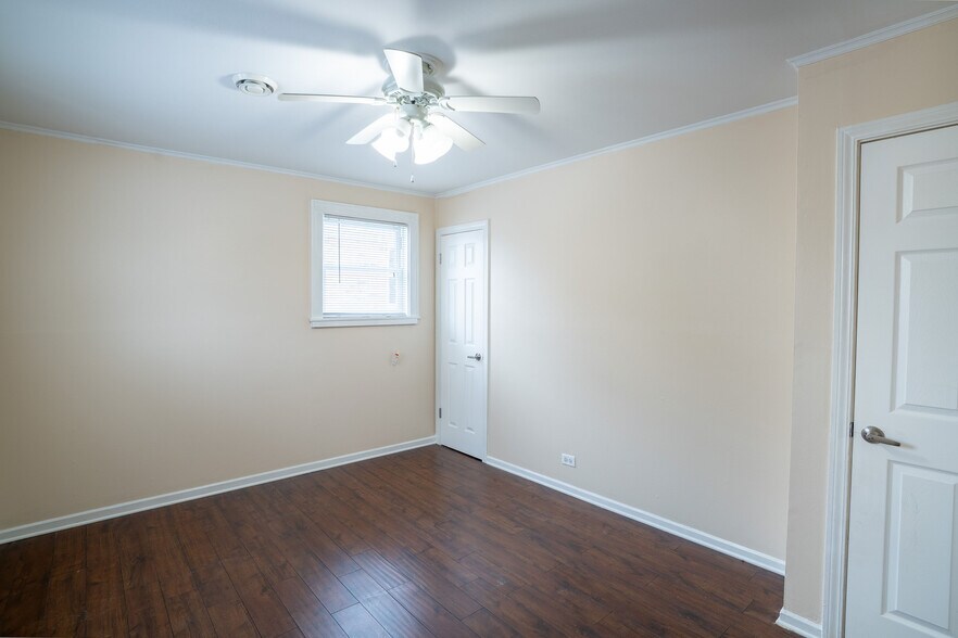 Building Photo - 17649 Dundee Ave