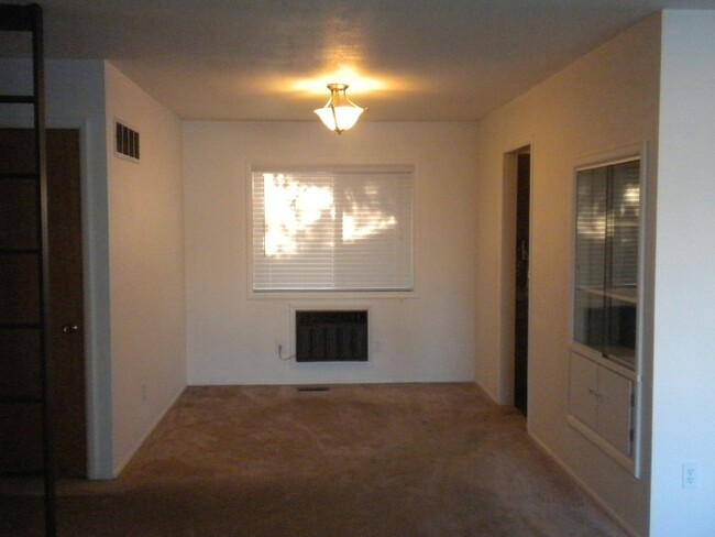 Building Photo - Beautiful 3-Bed, 2.5-Bath Home in Wenatchee