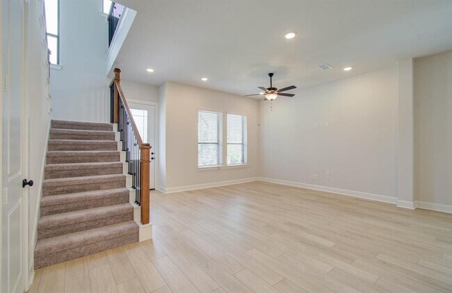 Building Photo - 1515 Noble Pk Dr