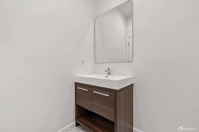 Building Photo - 971 Filbert St