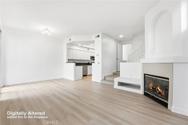 Building Photo - 2 Carlsbad Ln