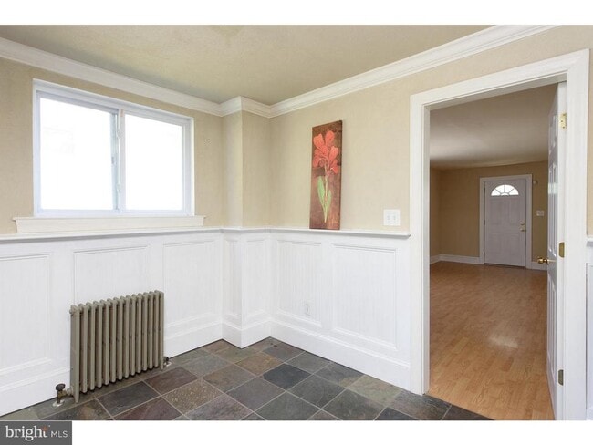 Building Photo - 374 Dehaven St