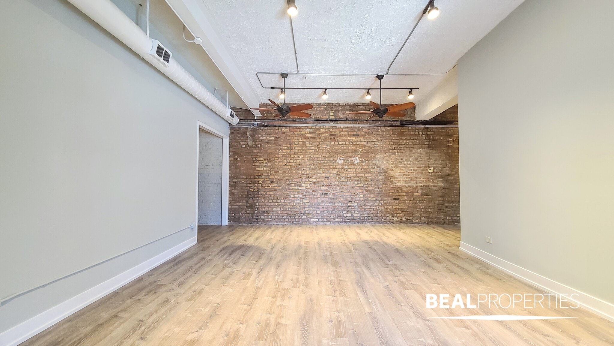 Building Photo - 2320 N Damen Ave