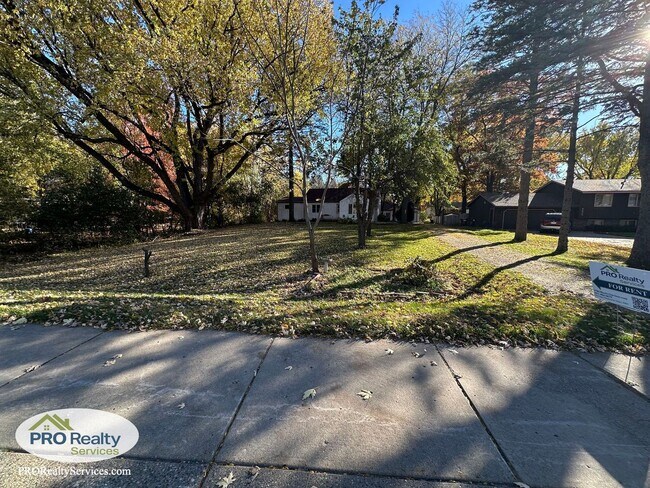 Building Photo - 3 Bedroom House **$1,000.00 off December's Rent with a December 2025 Move In**