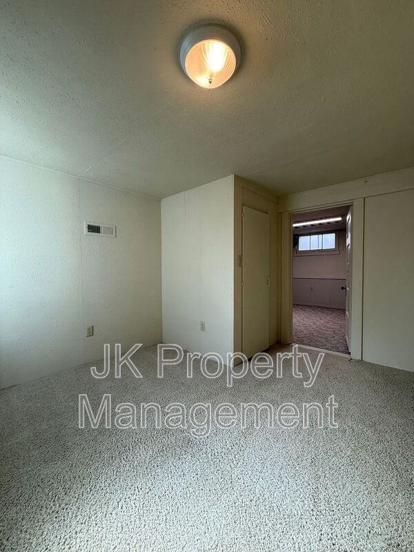 Building Photo - 2716 Central Ave