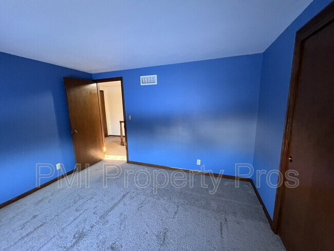 Building Photo - 3204 Chateau Ct