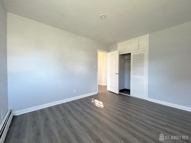 Building Photo - 3 Stiles Rd