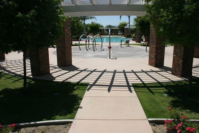 Building Photo - 14816 Huckleberry Dr