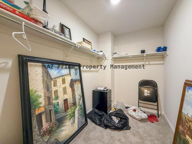 Building Photo - 1209 W Seagoe Ave