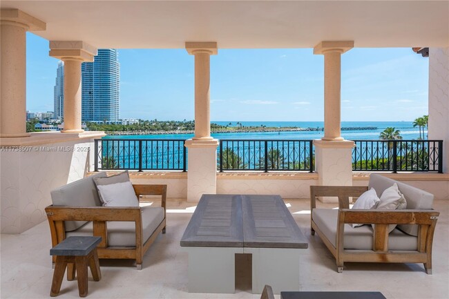 Building Photo - 7143 Fisher Island Dr