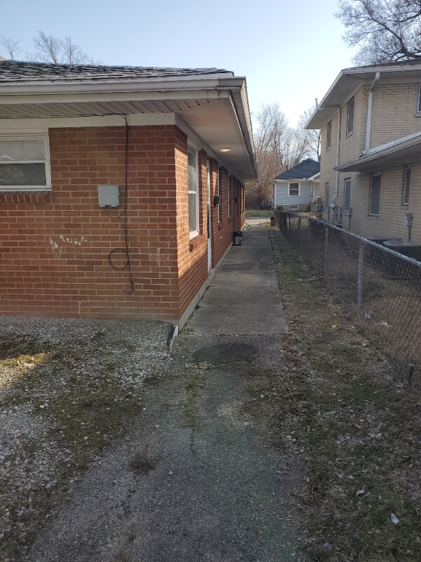 Building Photo - 623 Willow St