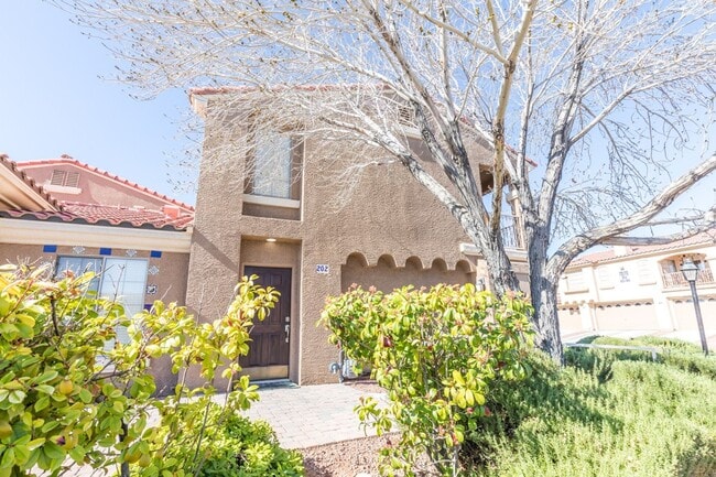 Building Photo - Available! 2 Bedroom Townhome inside Pacif...