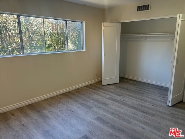 Building Photo - 1440 Reeves St