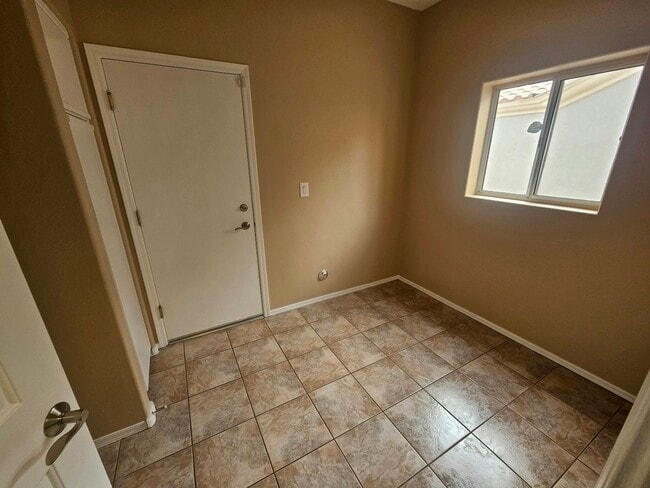 Building Photo - 2513 Maddington Dr