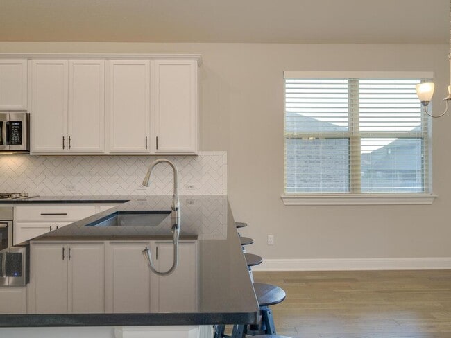 Building Photo - 2905 Coral Valley Dr