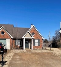 Building Photo - 8226 Town N Country Dr