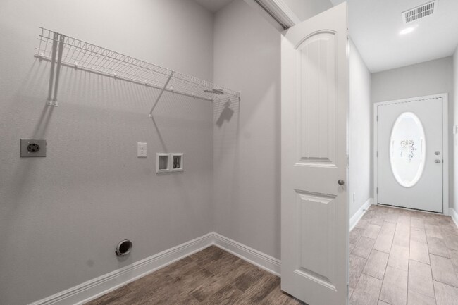 Building Photo - 8459 Crissy Ln