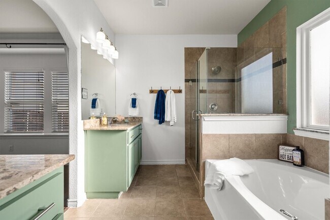 Building Photo - 3700 Linden Ave