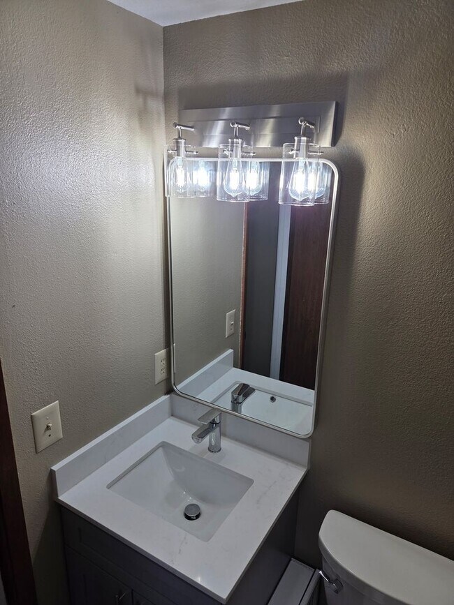 Building Photo - Spacious Covington Home with all New Appliances, Fresh Paint and Large Fenced Yard!