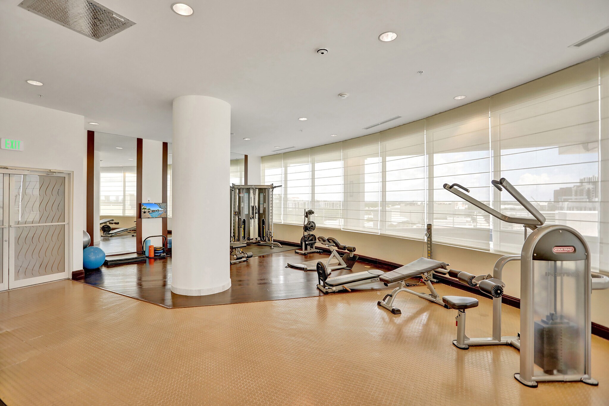 Building Photo - 315 NE 3rd Ave