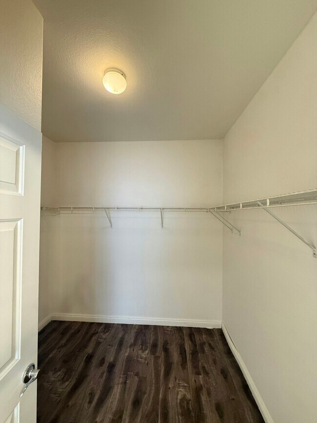 Building Photo - 1175 Sykes Dr