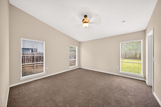 Building Photo - 6222 Fort Maddin St
