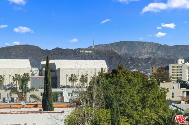 Building Photo - 938 Orange Grove Ave