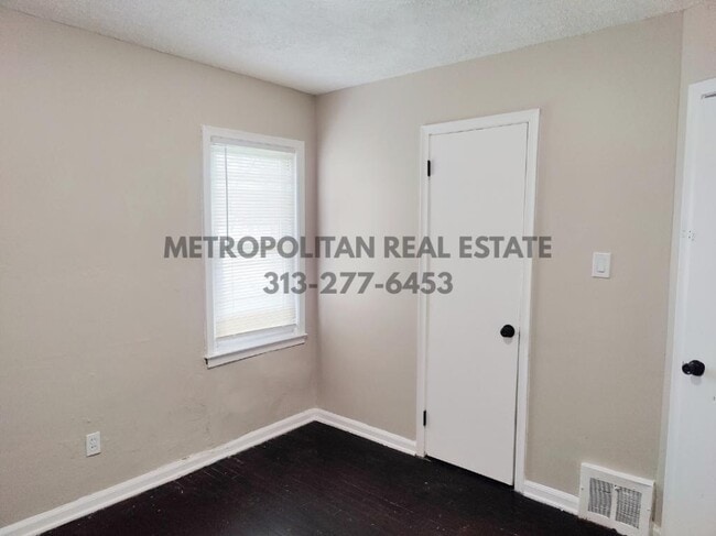 Building Photo - 26721 Carlysle St