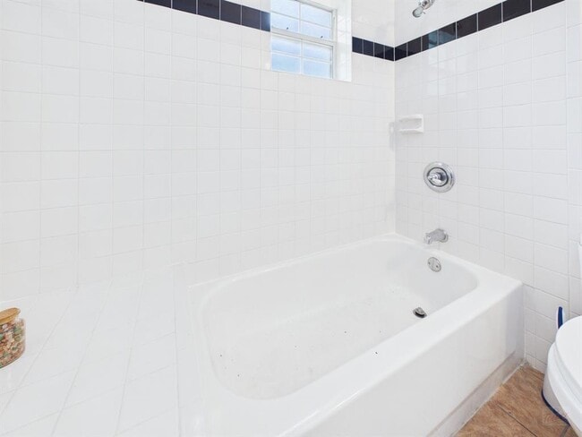 Building Photo - 109 W 38th St