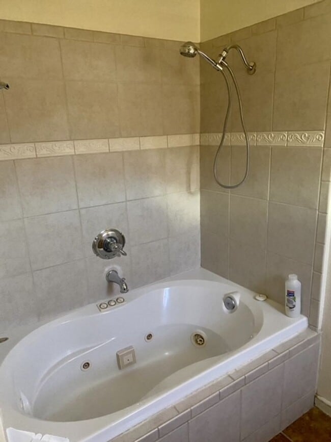 Building Photo - Charming 3-Bedroom Cottage with Fenced Yard & Fireplace in the Heart of Frazier Park