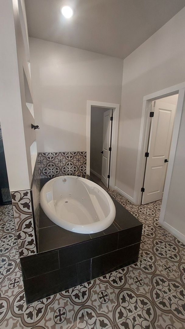 Building Photo - Beautiful 4 bedroom 2.5 bathroom home! READY NOW