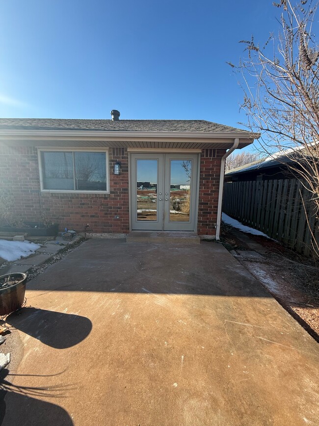 Building Photo - 8232 Wilshire Ridge Dr