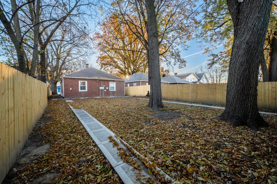 Building Photo - 1120 N Dearborn St