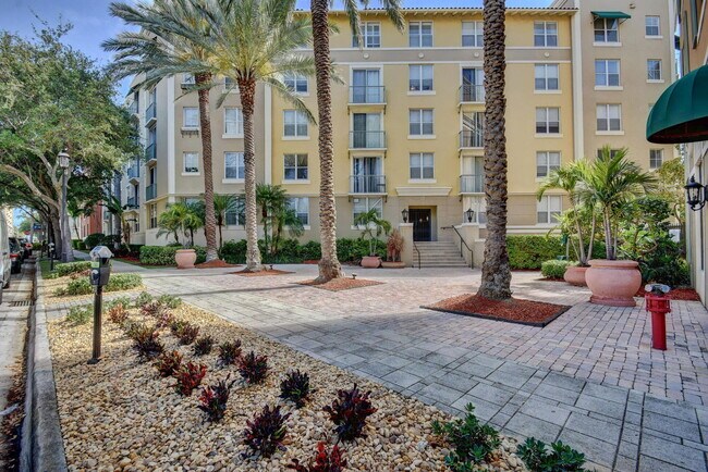Building Photo - 780 S Sapodilla Ave