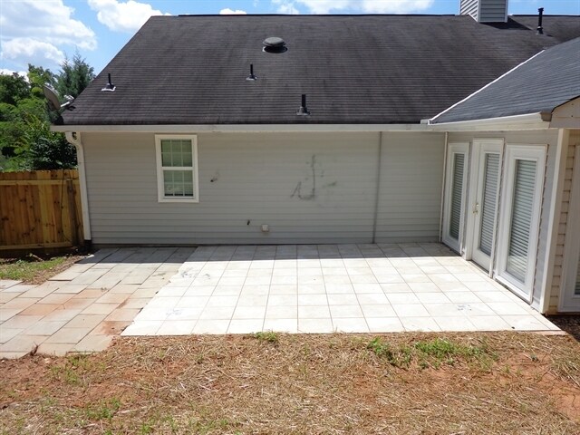 Building Photo - 2075 Reserve Pky