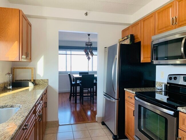 Building Photo - 100 Cove Way