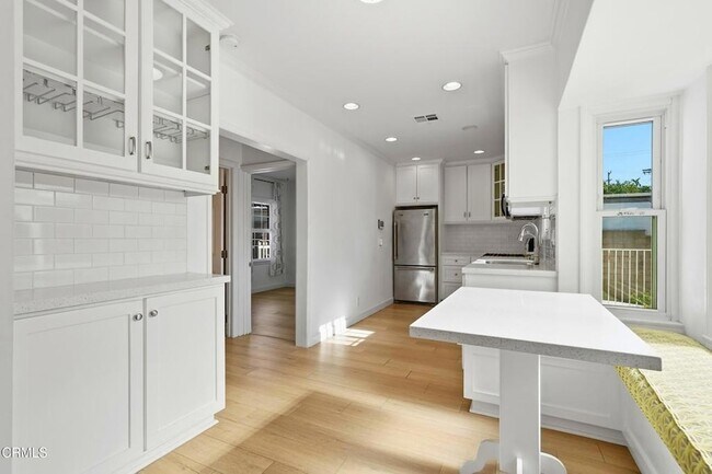 Building Photo - 10734 Oro Vista Ave