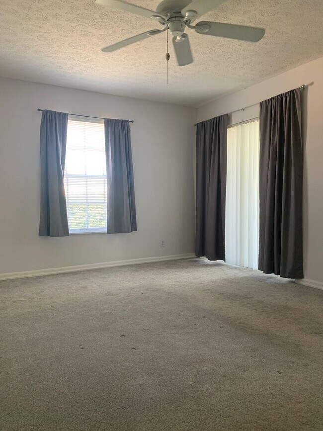 Building Photo - All  Utilities  included  in the rent - 2/...