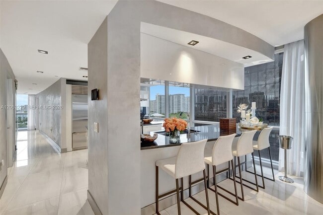 Building Photo - 17121 Collins Ave