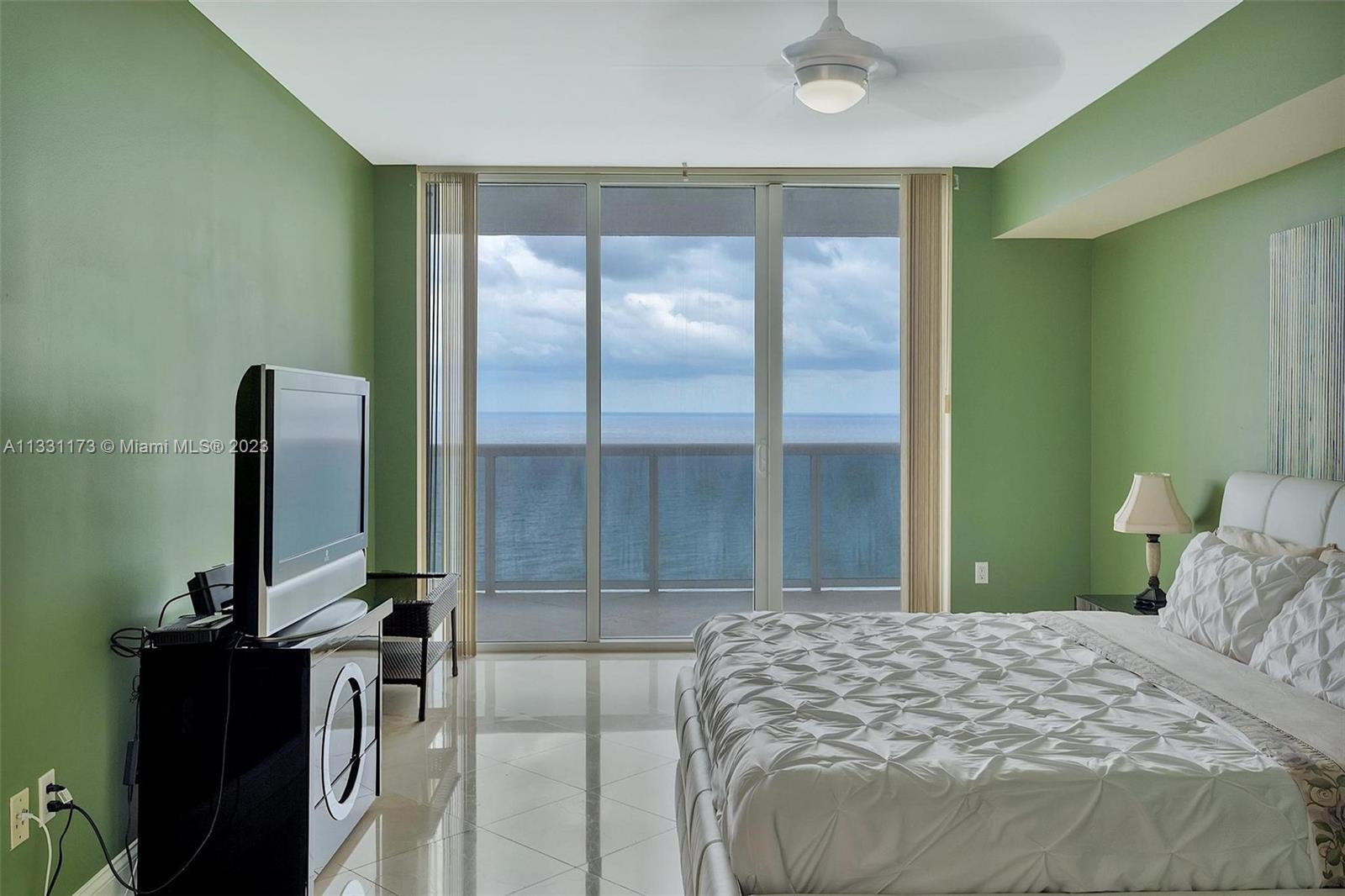 Building Photo - 1850 S Ocean Dr