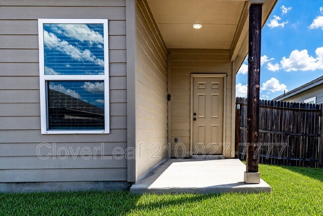 Building Photo - 14635 Hackamore Wy