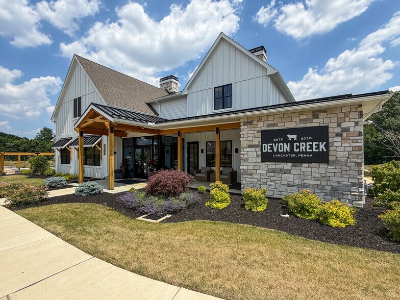 Building Photo - 900 Cadwell Ln
