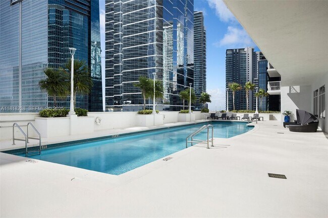 Building Photo - 1200 Brickell Bay Dr